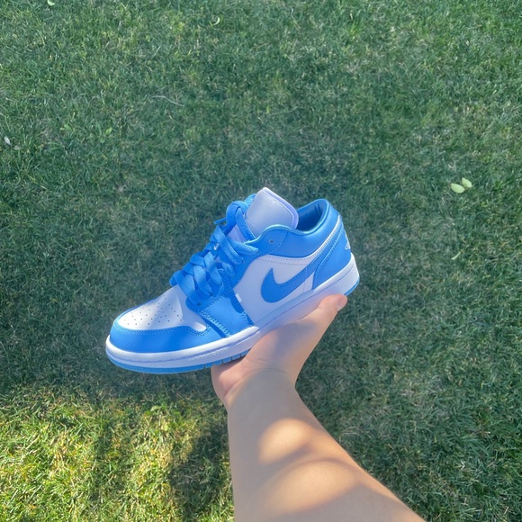 Jordan 1 Low UNC size 7.5W - Picture 1 of 2